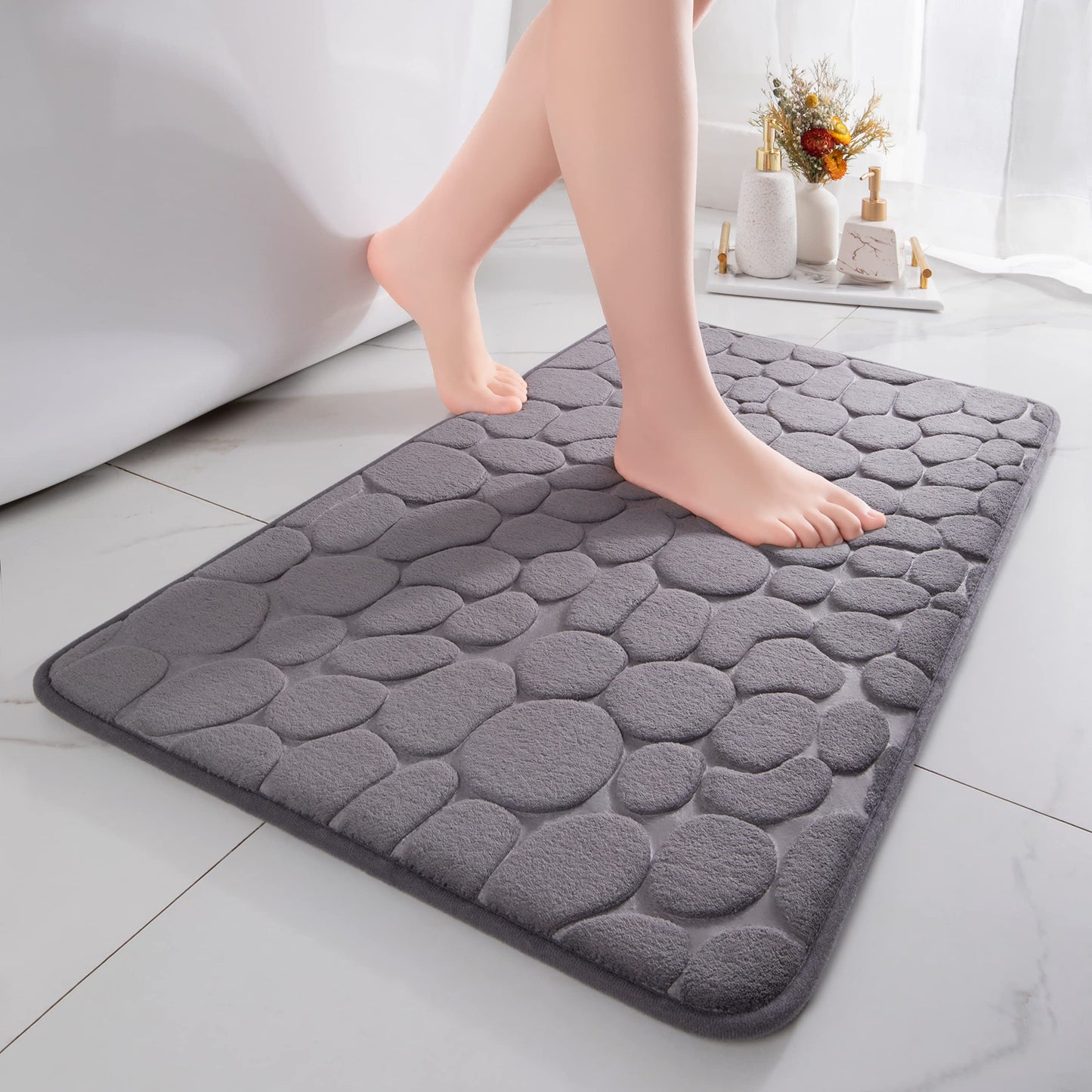 chakme Tapis de Bain en Mousse à mémoire de Forme - Tapis de Douche Absorbant - Tapis de Bain - Tapis décoratif - Antidérapant - pour Salle de Bain et Salon - 43 x 61 cm - Gris foncé