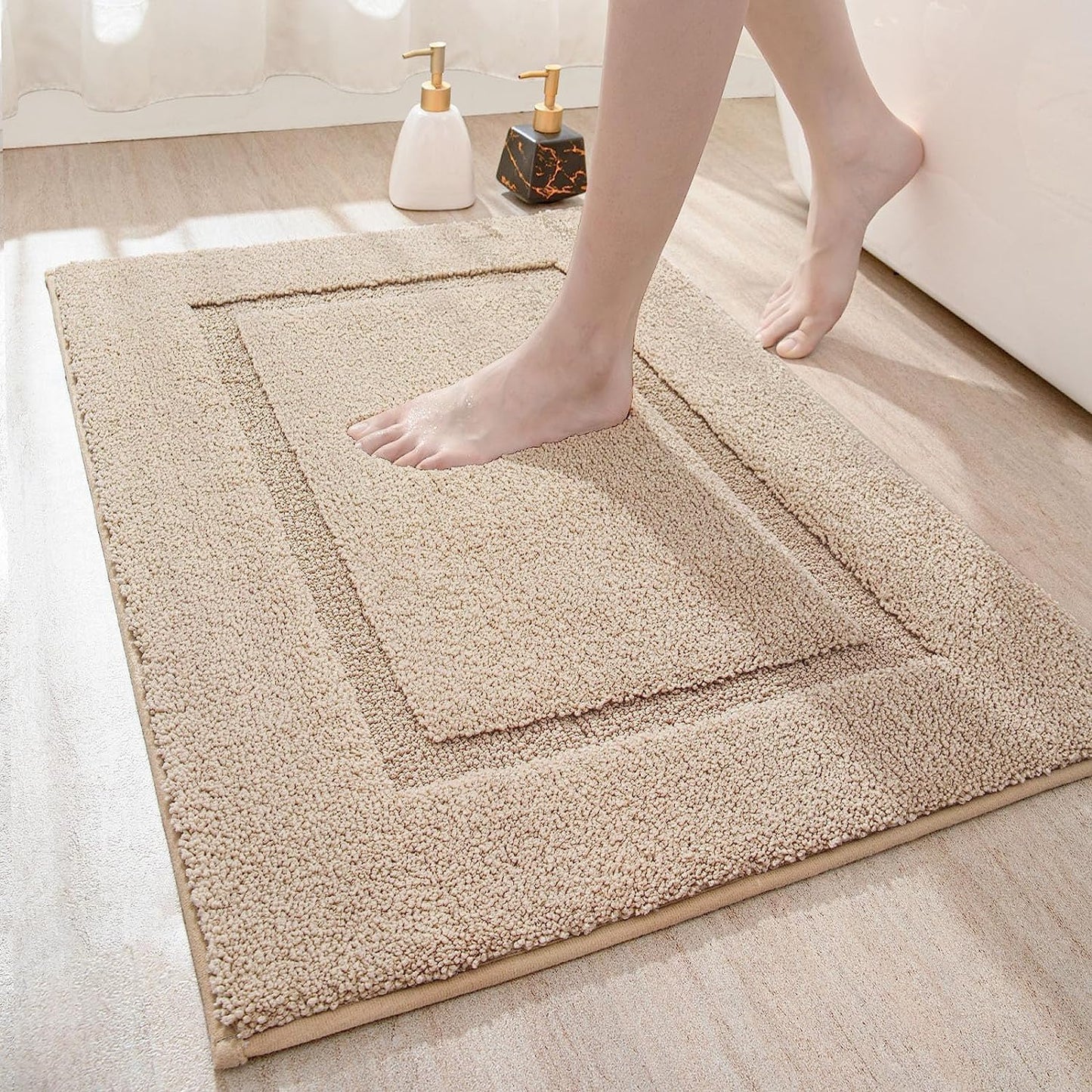 DEXI Tapis de Bain 40 x 60 cm, Absorbant et Antiderapant,Lavable en Machine, Moelleux en Microfibre la Baignoire,la Douche et la Salle de Bain (Beige)